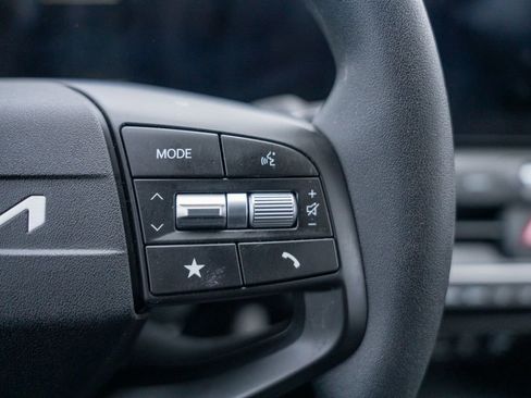 Used 2025 Kia K4 EX image 21