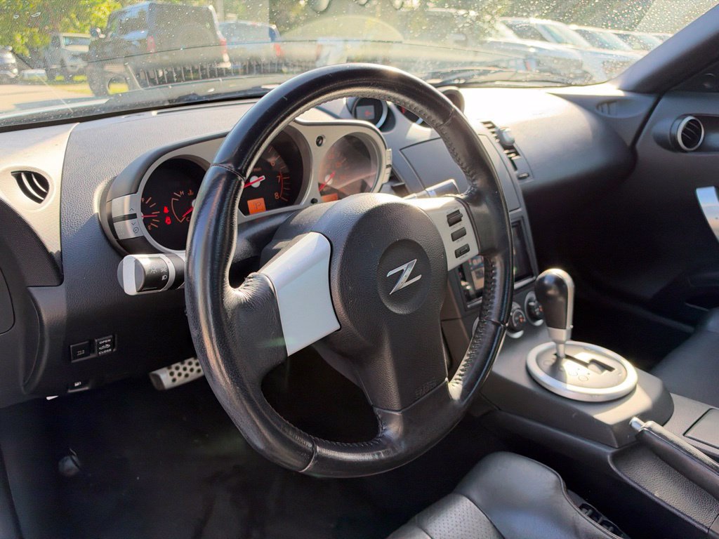 Used 2004 Nissan 350Z Touring RWD image 9