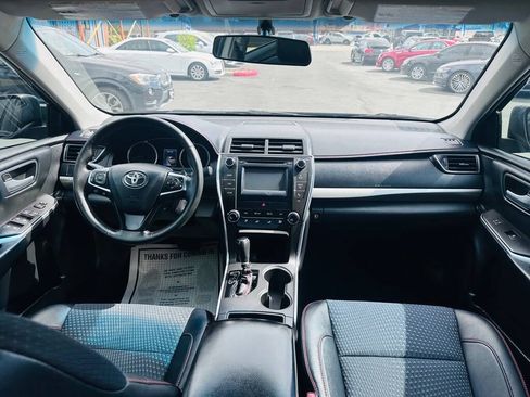Used 2015 Toyota Camry SE FWD image 9