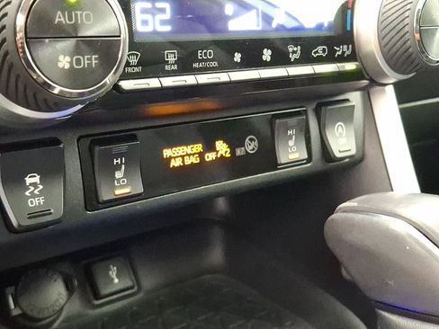 Certified 2020 Toyota RAV4 XLE Premium AWD/4WD image 11