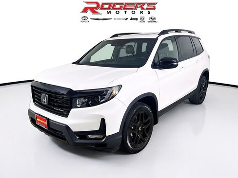 Used 2025 Honda Passport Black Edition image 3