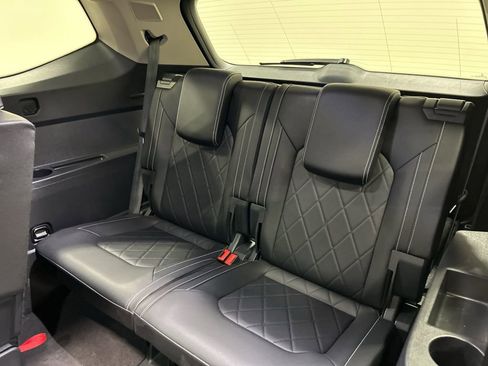 Used 2025 Volkswagen Atlas SEL Premium R-Line AWD/4WD image 32