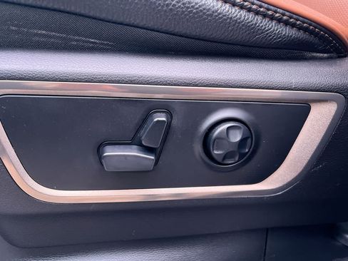 Used 2019 RAM 1500 Laramie Longhorn AWD/4WD image 12