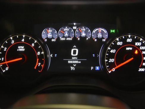 Used 2020 Chevrolet Camaro SS RWD image 21