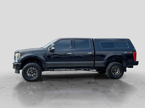 Used 2019 Ford F250 XLT w/ XLT Premium Package AWD/4WD image 3