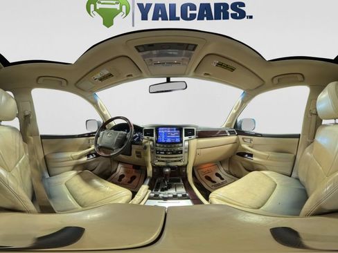 Used 2013 Lexus LX 570 4WD w/ Luxury Pkg image 46