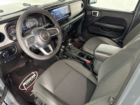 Used 2024 Jeep Wrangler Unlimited Sahara w/ Safety Group AWD/4WD image 19