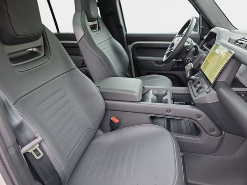 New 2026 Land Rover Defender 110 OCTA image 10