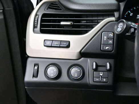 Used 2017 GMC Yukon Denali w/ Open Road Package AWD/4WD image 25