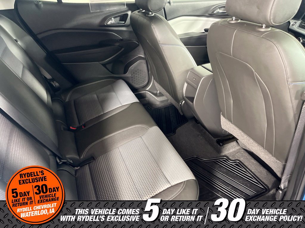 Used 2025 Chevrolet Trax LT w/ Sunroof Package FWD image 21