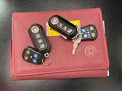 Used 2015 FIAT 500 Pop image 3