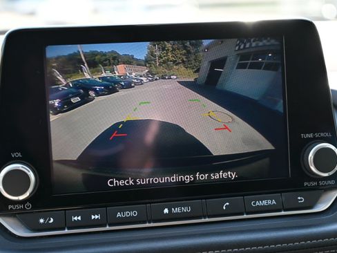 Used 2023 Nissan Rogue S FWD image 20