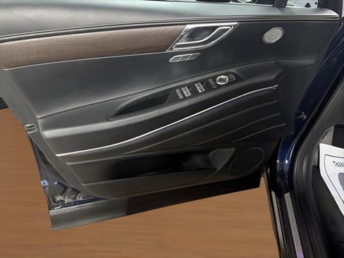 Used 2024 Genesis GV80 2.5T image 11