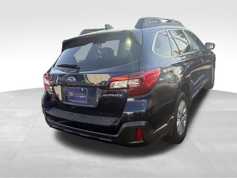 Used 2018 Subaru Outback 2.5i Premium AWD/4WD image 4