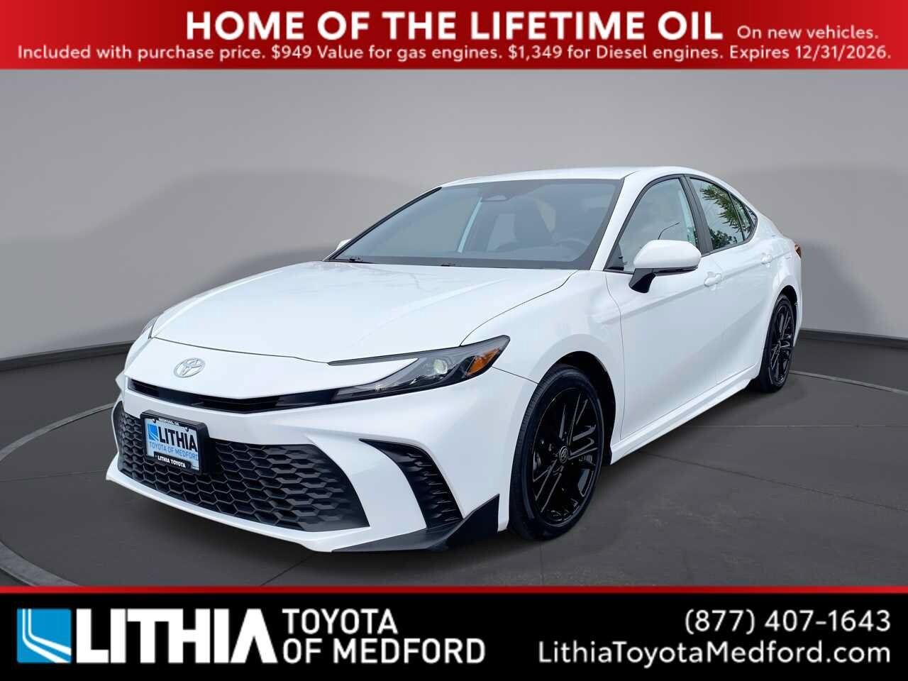 Certified 2025 Toyota Camry SE FWD image 1
