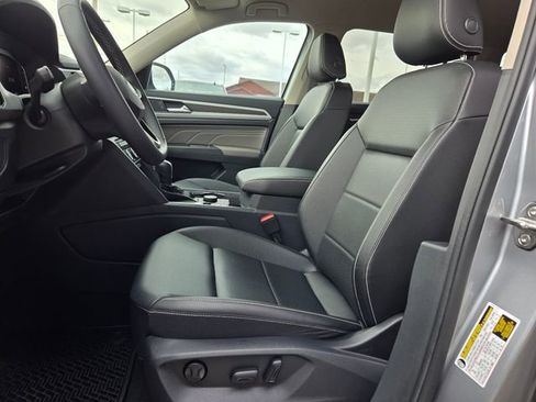 Used 2023 Volkswagen Atlas SE image 4
