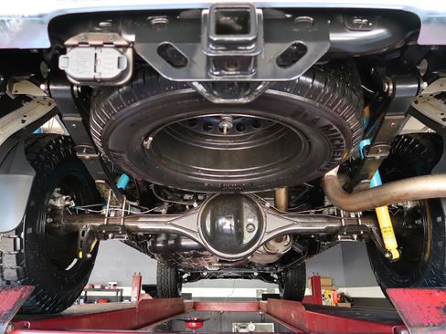 Used 2010 Toyota Tundra 4x4 Double Cab image 4