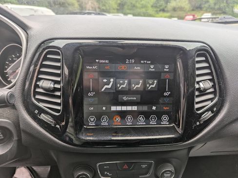 Used 2019 Jeep Compass Limited w/ Safety & Security Group AWD/4WD image 9