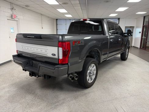 Used 2019 Ford F250 Platinum w/ Platinum Ultimate Package AWD/4WD image 4