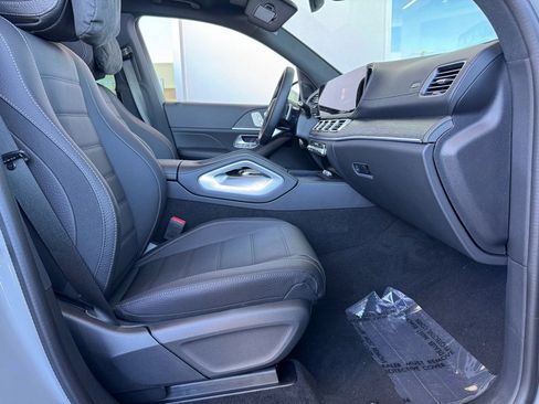 New 2026 Mercedes-Benz GLS 580 4MATIC image 17