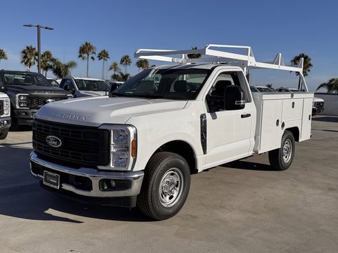 New 2025 Ford F250 XL w/ XL Chrome Package image 7