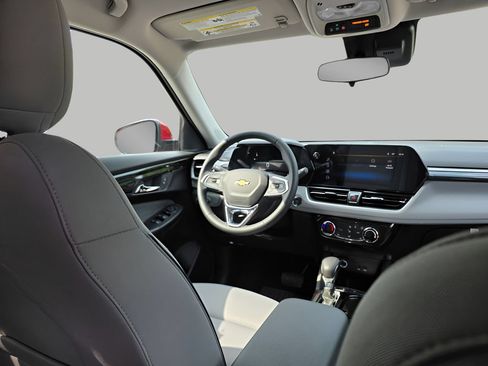 New 2026 Chevrolet TrailBlazer LT w/ LT Cold Weather Package FWD image 8