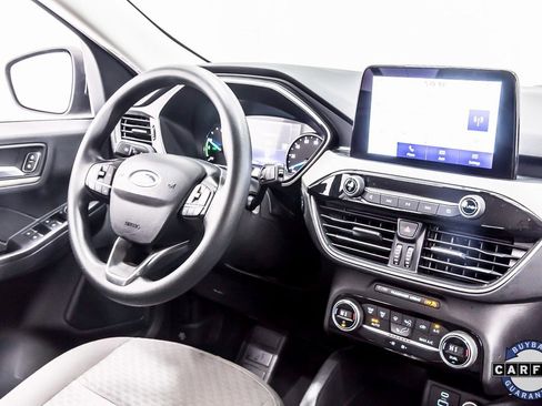 Used 2021 Ford Escape SE image 18