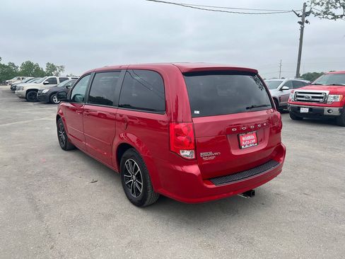 Used 2014 Dodge Grand Caravan SXT w/ Blacktop Package FWD image 8