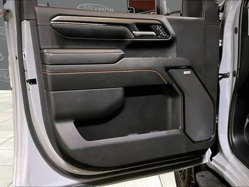 Used 2024 GMC Sierra 2500 AT4 w/ Technology Package image 12