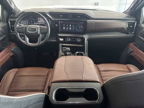 Used 2024 GMC Sierra 1500 Denali Ultimate AWD/4WD image 8