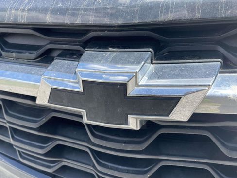 Used 2025 Chevrolet Trax LT w/ LT Convenience Package image 5