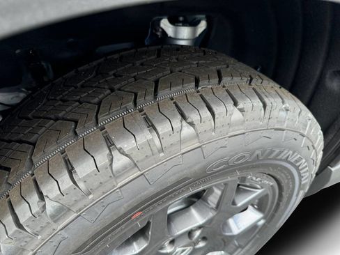 Used 2025 Honda Pilot TrailSport image 9