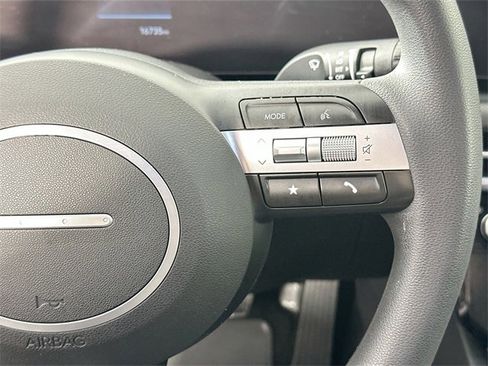 Used 2025 Hyundai Santa Cruz SEL image 22