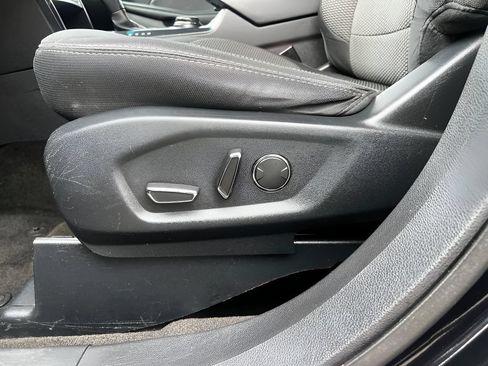 Used 2017 Ford Explorer XLT AWD/4WD image 23