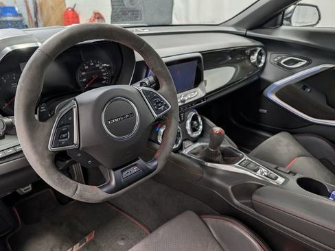 Used 2018 Chevrolet Camaro ZL1 image 19