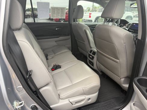 Used 2017 Honda Pilot Touring image 15