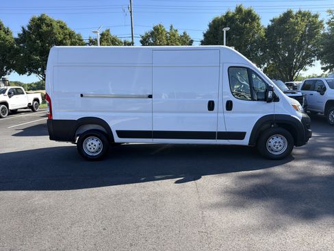 Used 2023 RAM ProMaster 2500 FWD image 11