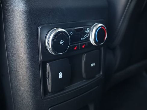 Used 2023 Ford Explorer Limited image 28