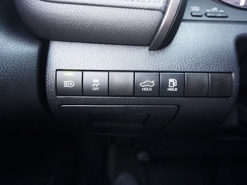 Used 2024 Toyota Camry SE FWD image 5