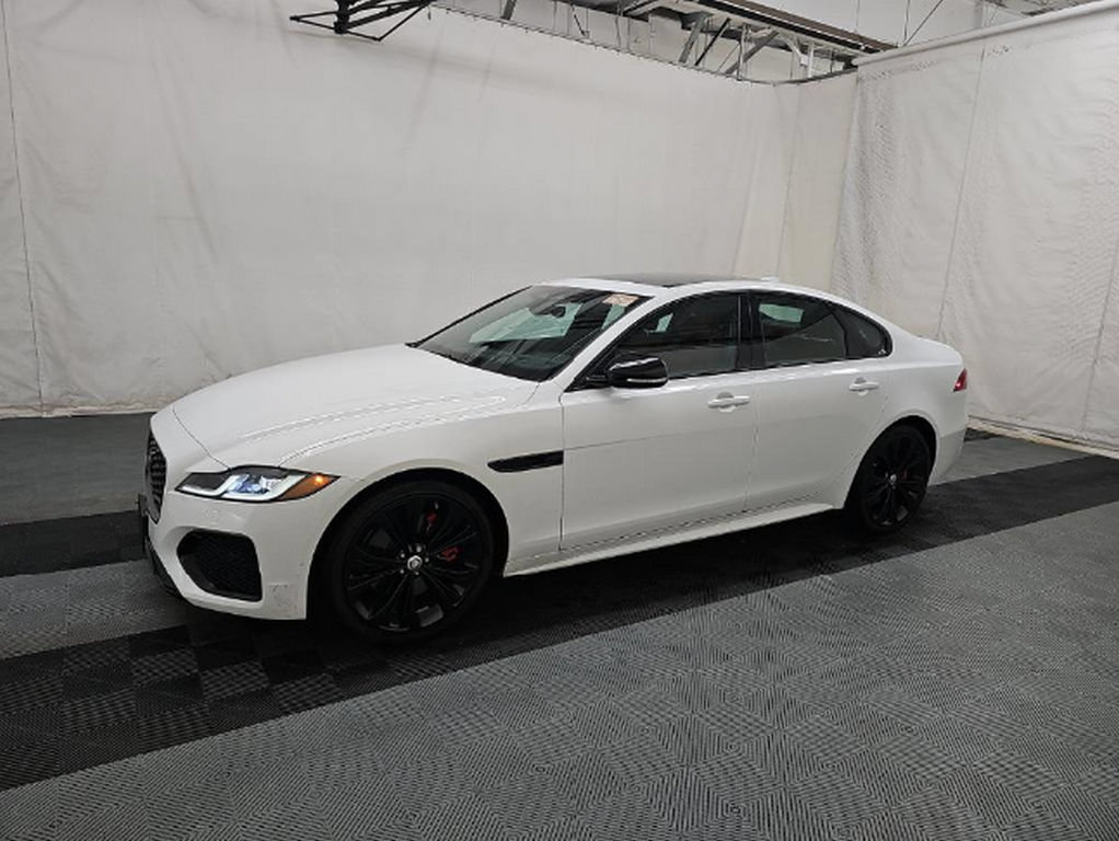 Used 2024 Jaguar XF R-Dynamic SE RWD image 2