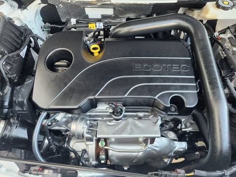 Used 2026 Chevrolet Equinox LT FWD image 32