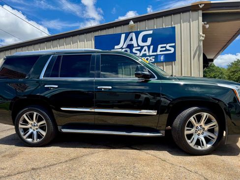 Used 2016 Cadillac Escalade Luxury AWD/4WD image 8