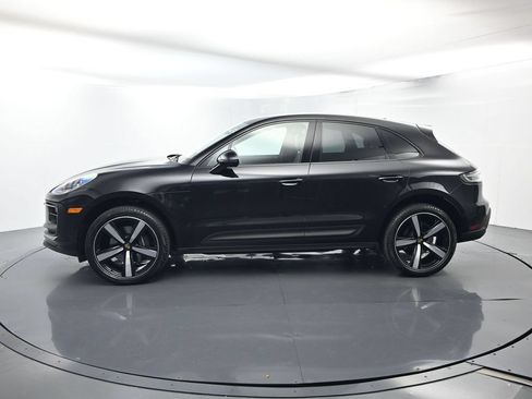Certified 2025 Porsche Macan AWD/4WD image 2