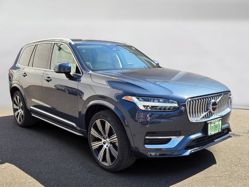 Certified 2023 Volvo XC90 B6 Ultimate w/ Protection Package Premier AWD/4WD image 7