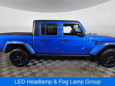 Used 2023 Jeep Gladiator Sport image 10