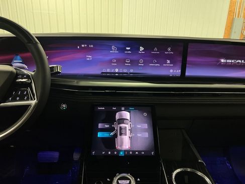 Certified 2025 Cadillac Escalade Sport w/ Touring Package AWD/4WD image 27