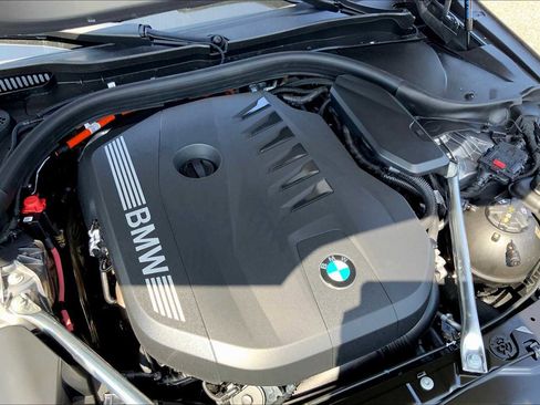 New 2026 BMW 550e xDrive w/ Executive Package image 17