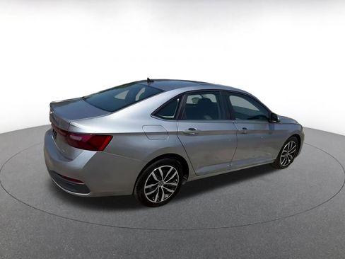 Used 2025 Volkswagen Jetta SE FWD image 14