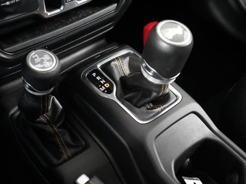 Used 2023 Jeep Wrangler Unlimited Sahara AWD/4WD image 23