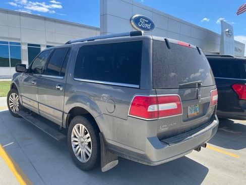 Used 2013 Lincoln Navigator L 4WD image 7